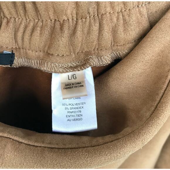 T Tahari faux suede flat front skirt with front pockets - Picture 7 of 8